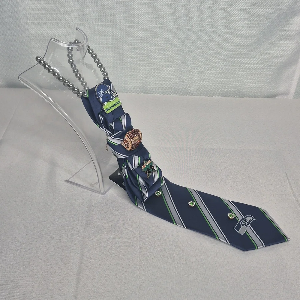 Handcrafted Luxury Fashion Necktie Necklace 📿 (Seattle Seahawks)